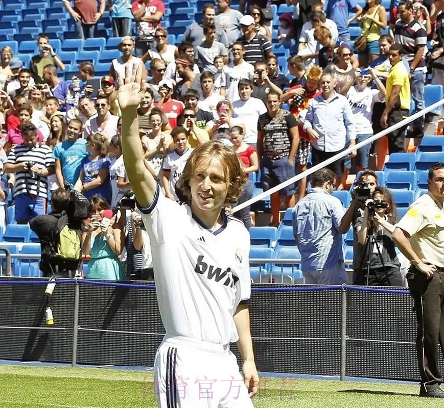 莫德里奇:听到伯纳乌在高呼我名字时不可思议 莫德里奇:听到伯纳乌在高呼我名字时不可思议