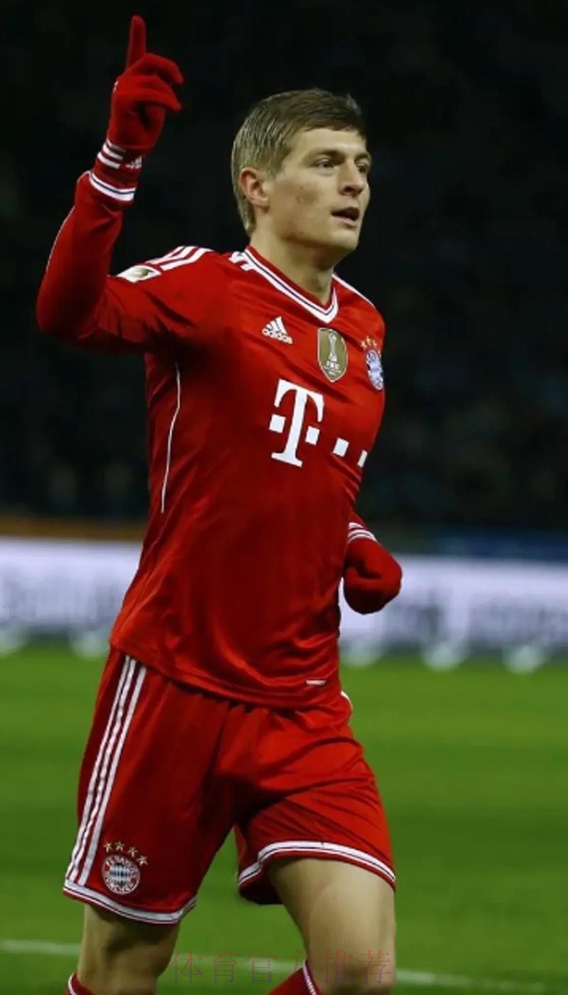 经纪人:拜仁只给克罗斯650万欧年薪 最终决定离队 经纪人:拜仁只给克罗斯650万欧年薪 最终决定离队